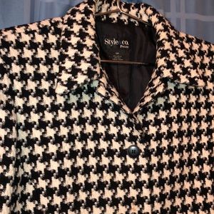 Women’s white and black Style&Co coat